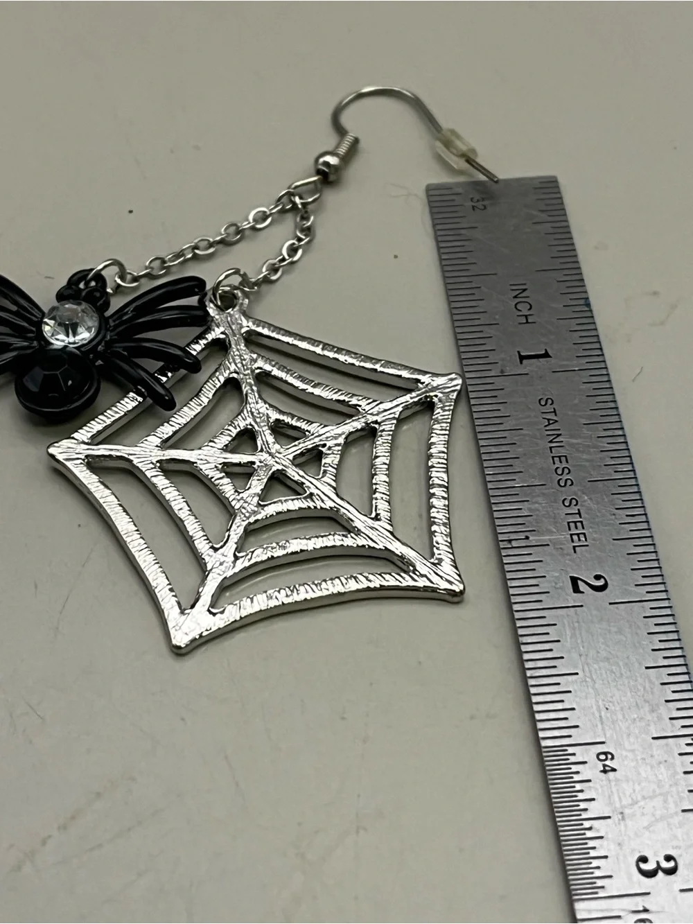 Silver Tone Spider Web Halloween Dangle Earrings Black Crystal Spider Spooky